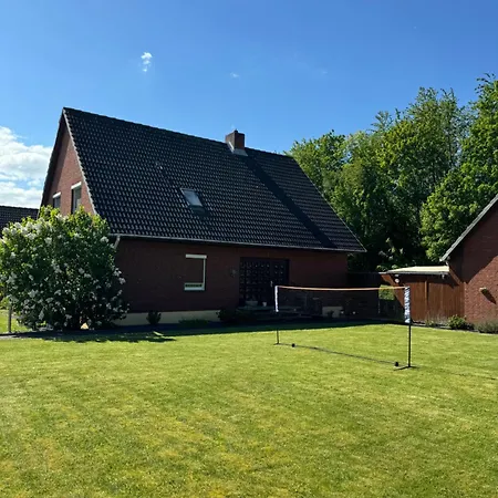 Mit Garten Und Pool In Ostseenaehe Apartman