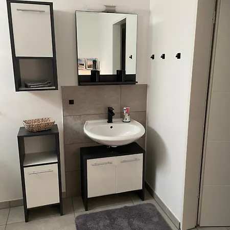 Mit Garten Und Pool In Ostseenaehe *