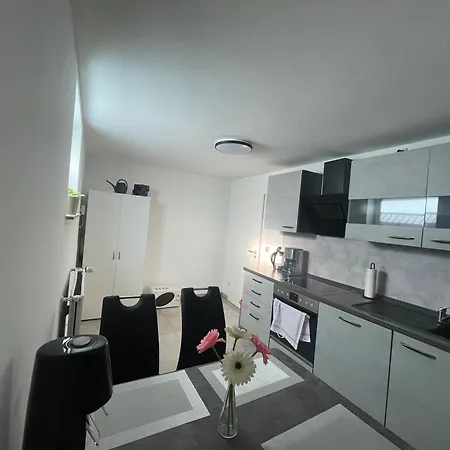 Apartman Mit Garten Und Pool In Ostseenaehe