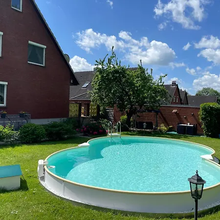 Mit Garten Und Pool In Ostseenaehe Apartamento Ahrensbok