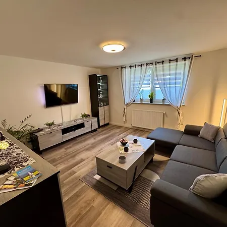 Apartman Mit Garten Und Pool In Ostseenaehe