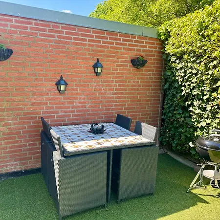 Mit Garten Und Pool In Ostseenaehe *